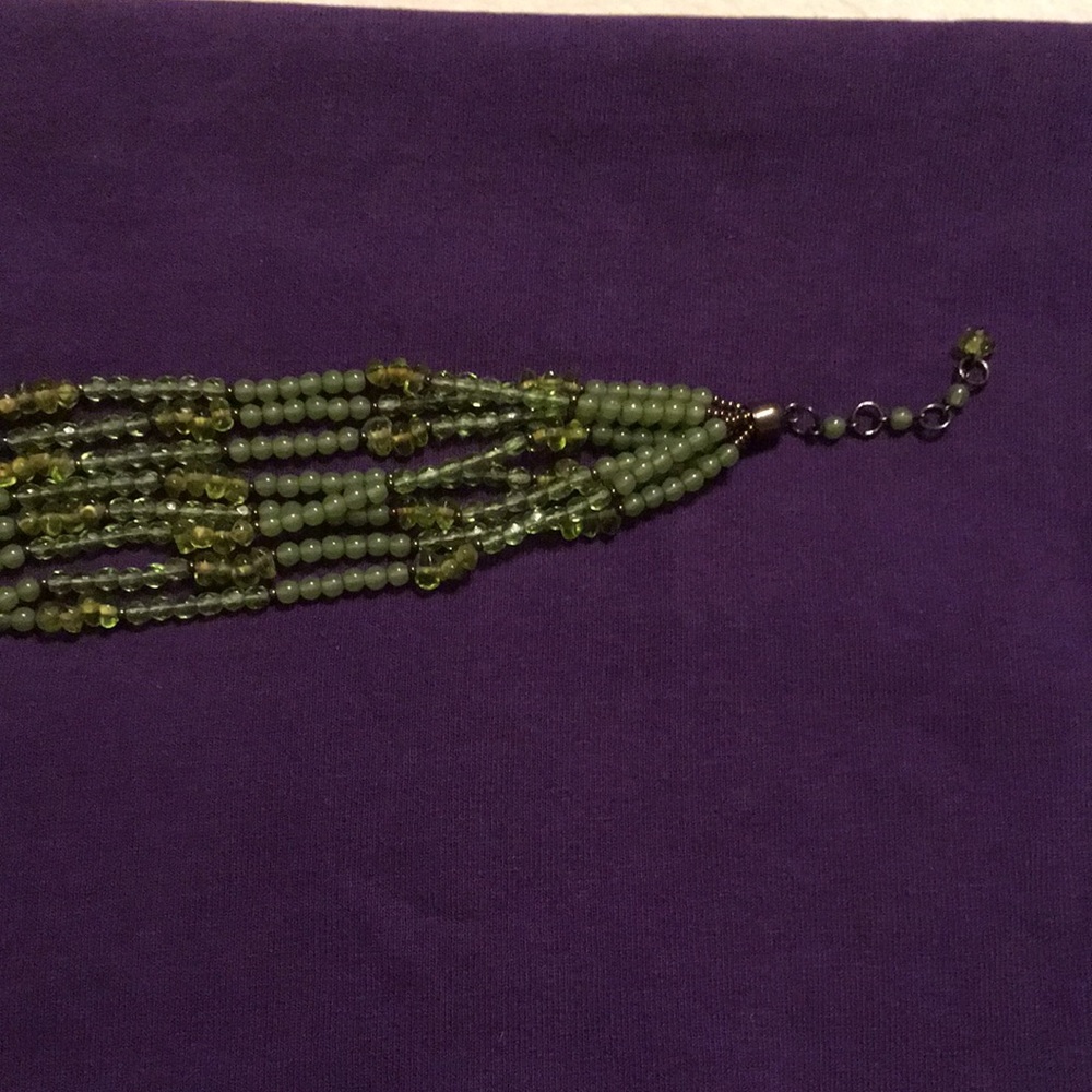 EUC Beautiful green beaded Necklace - Picture 5 of 5